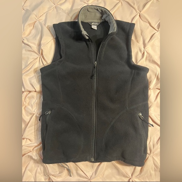 Black MEC fleece vest - Picture 10 of 16